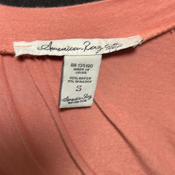 American Rag Women’s V-Neck Quarter Sleeve Top Size Small - Picture 3 of 5